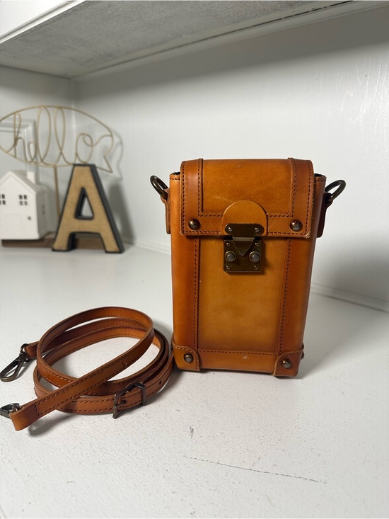 Montana West Handbags - **SOLD**Montana West Leather Crossbody Bag 8x5 Tan Western Purse Mini